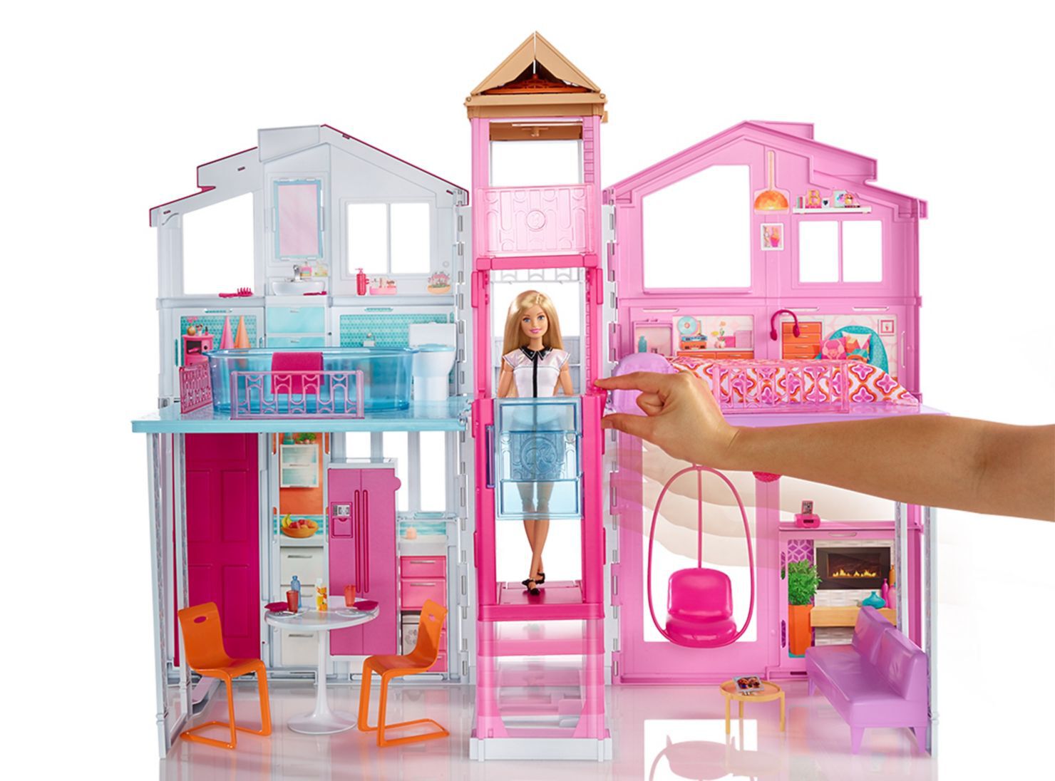 Лучший дом барби. Городской дом для Барби Малибу dly 32. Дом для куклы Barbie дом мечты fhy73. Дом Barbie Dreamhouse fhy73 Mattel игровой набор.