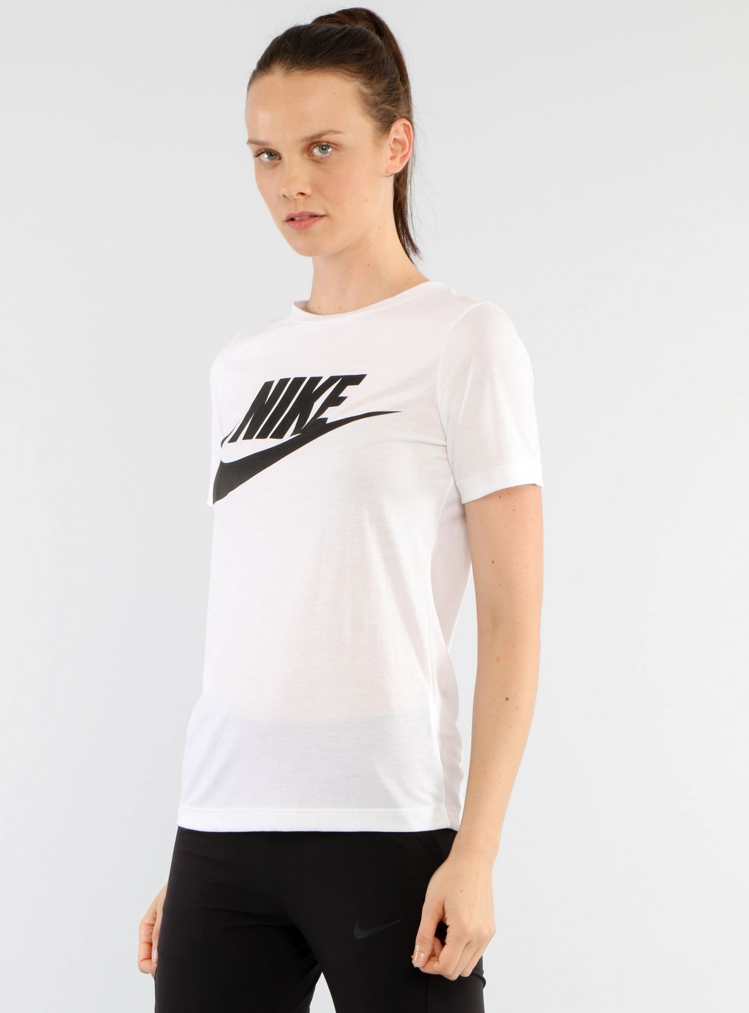 Polera Nike Deportiva Mujer Essential | Paris.cl