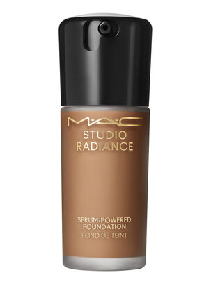 Base de Maquillaje M·A·C Studio Radiance Serum Powered Foundation NC60 30 ml,,hi-res