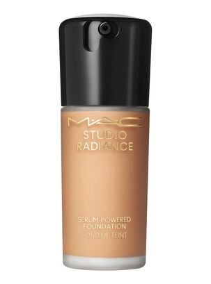 Base de Maquillaje M·A·C Studio Radiance Serum Powered Foundation NW35 30 ml,,hi-res
