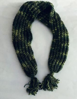 bufanda hecha a mano con flecos diseño exclusivo,hi-res