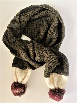 bufanda larga de lana con pompon tejida a mano diseño exclusivo,hi-res